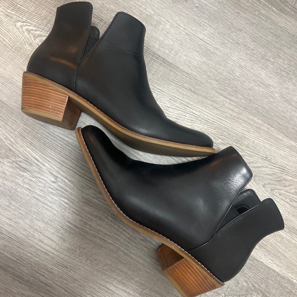 Black Cole Haan Abbot Bootie in size 8.5